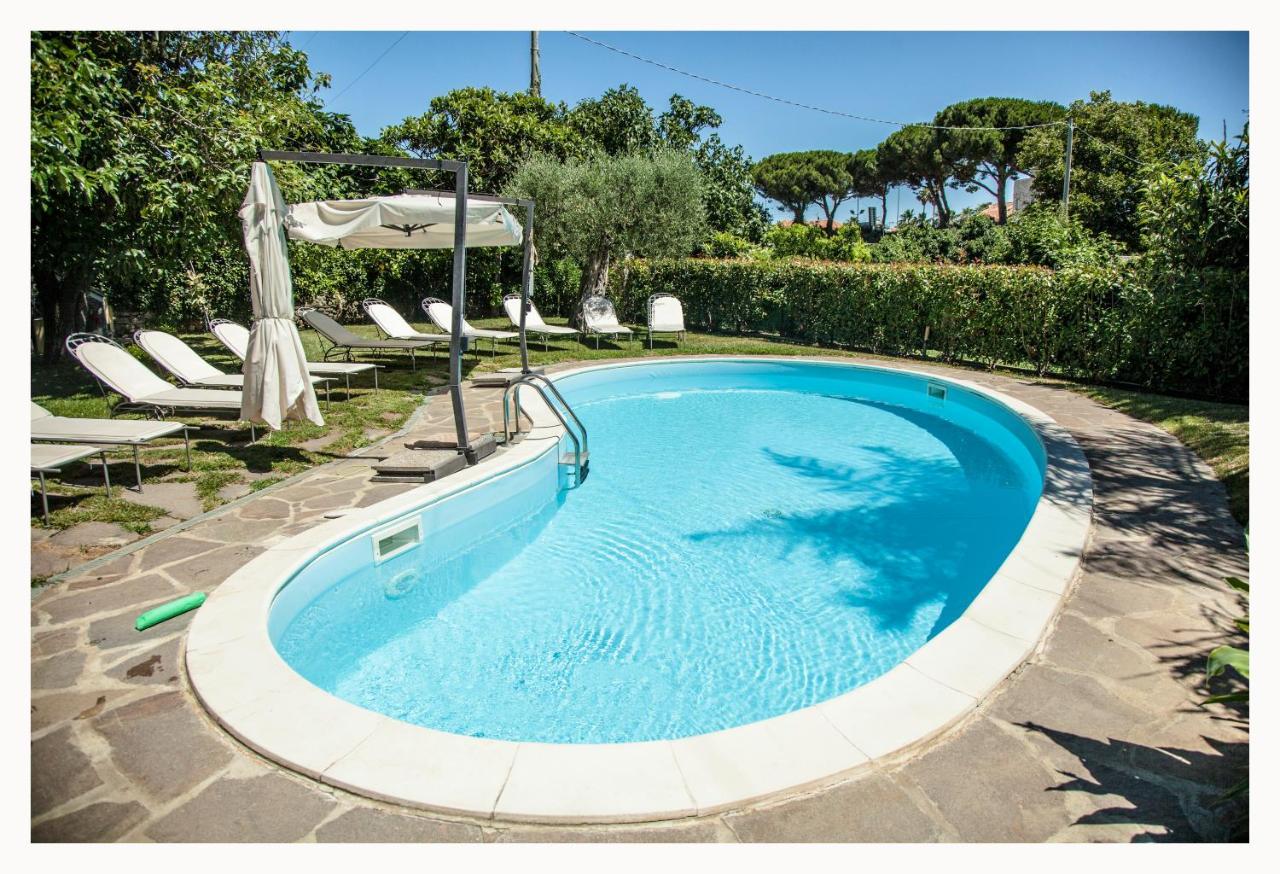 Casa Vacanze Nel Giardino Di Renzo 因佩里亚 外观 照片