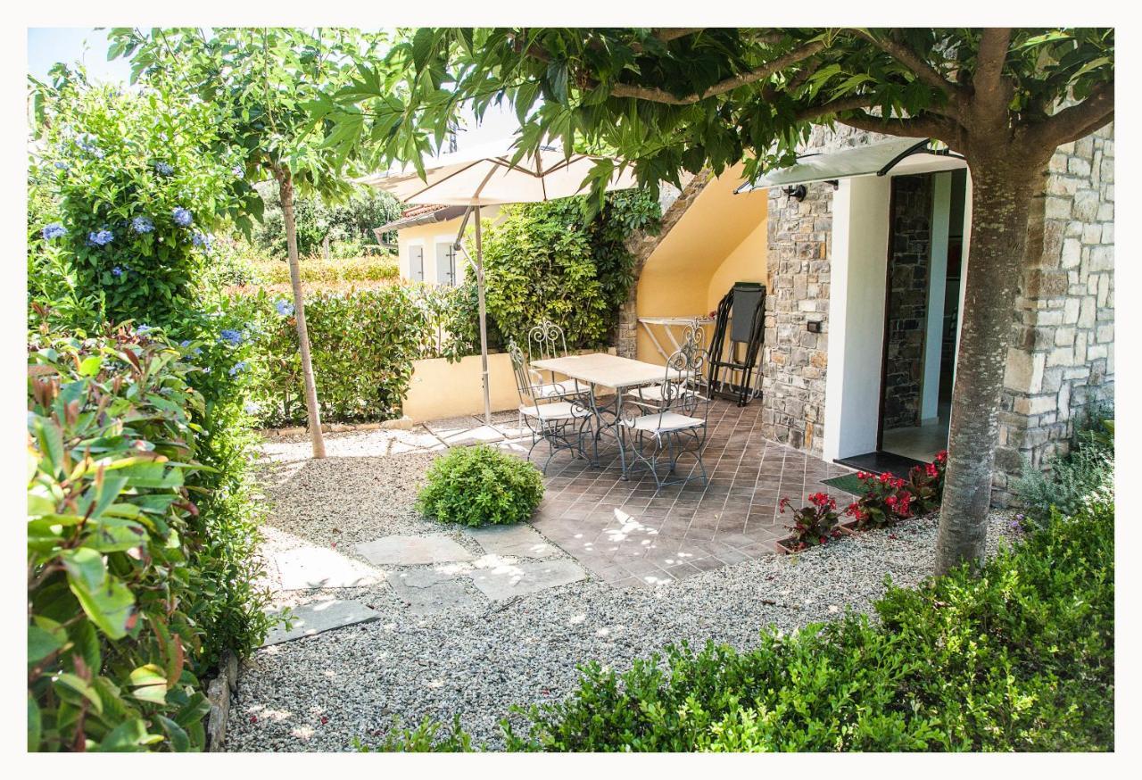 Casa Vacanze Nel Giardino Di Renzo 因佩里亚 外观 照片