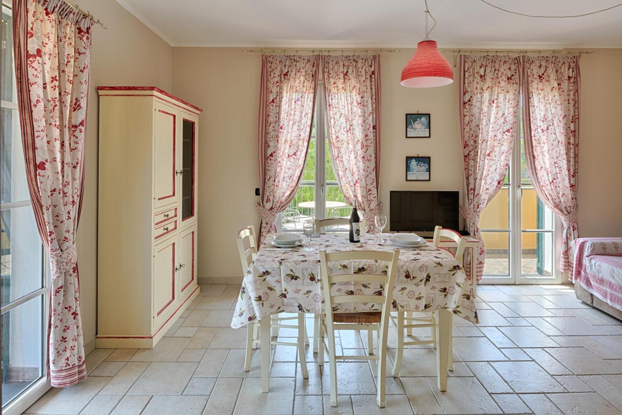Casa Vacanze Nel Giardino Di Renzo 因佩里亚 外观 照片