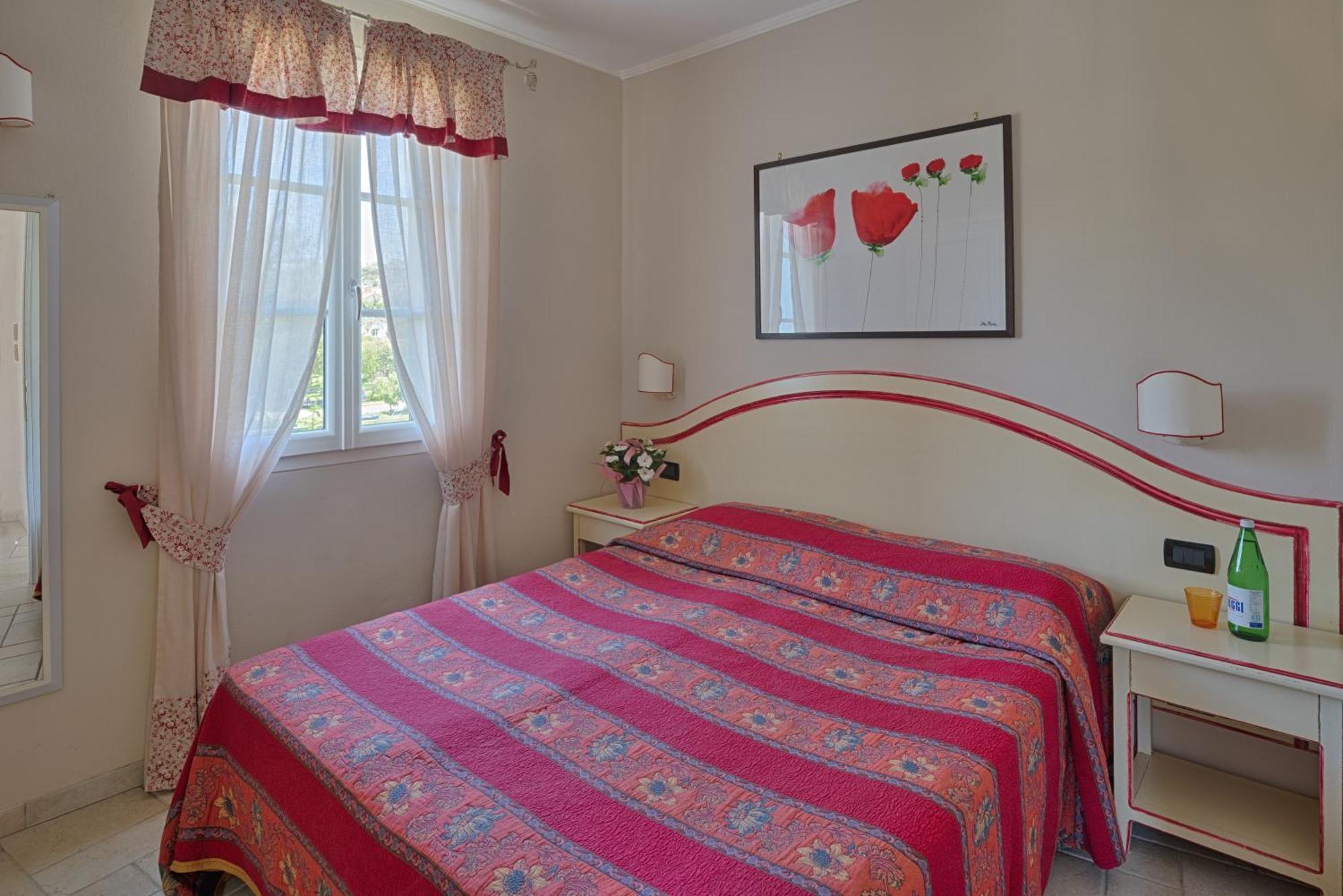Casa Vacanze Nel Giardino Di Renzo 因佩里亚 外观 照片