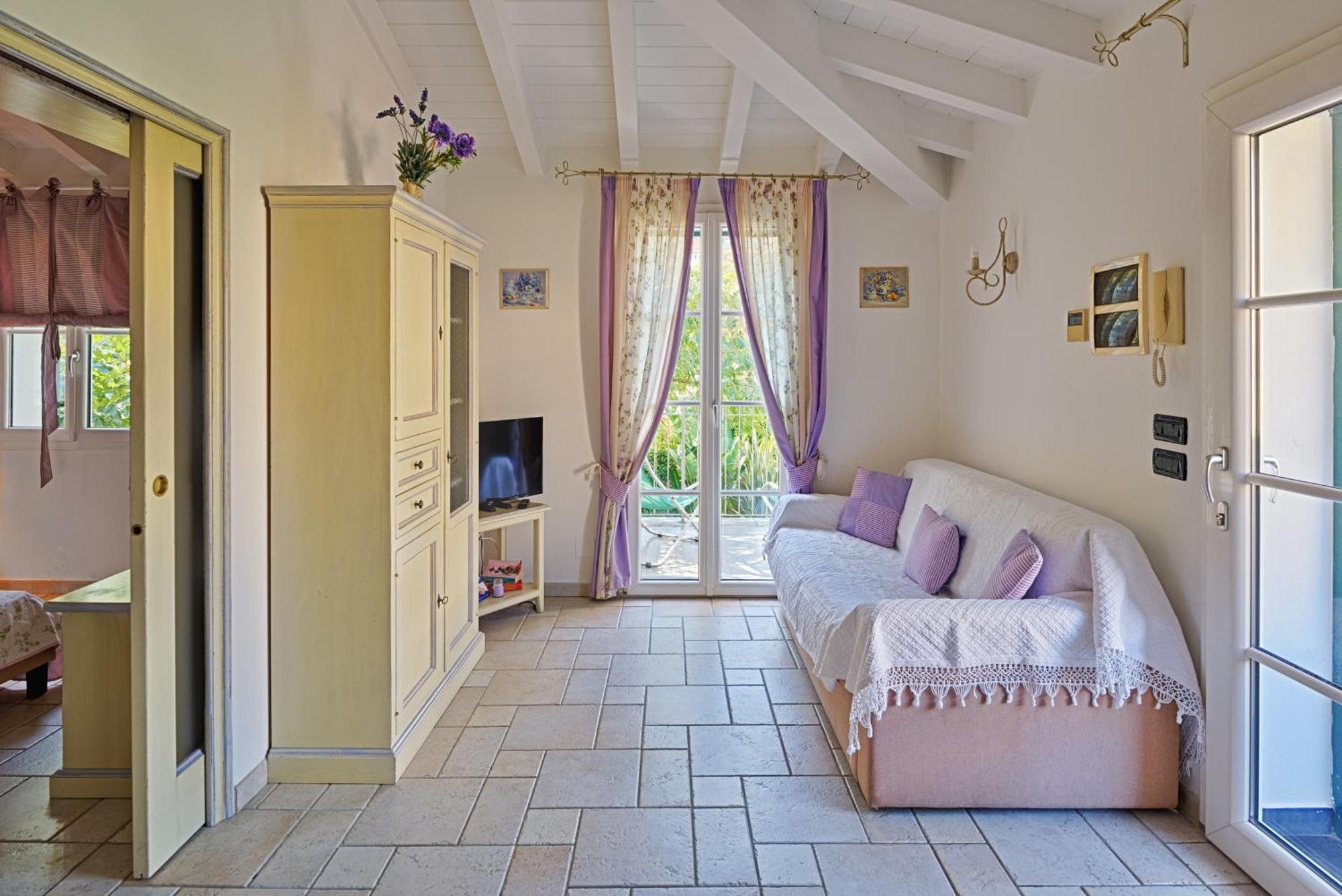 Casa Vacanze Nel Giardino Di Renzo 因佩里亚 外观 照片
