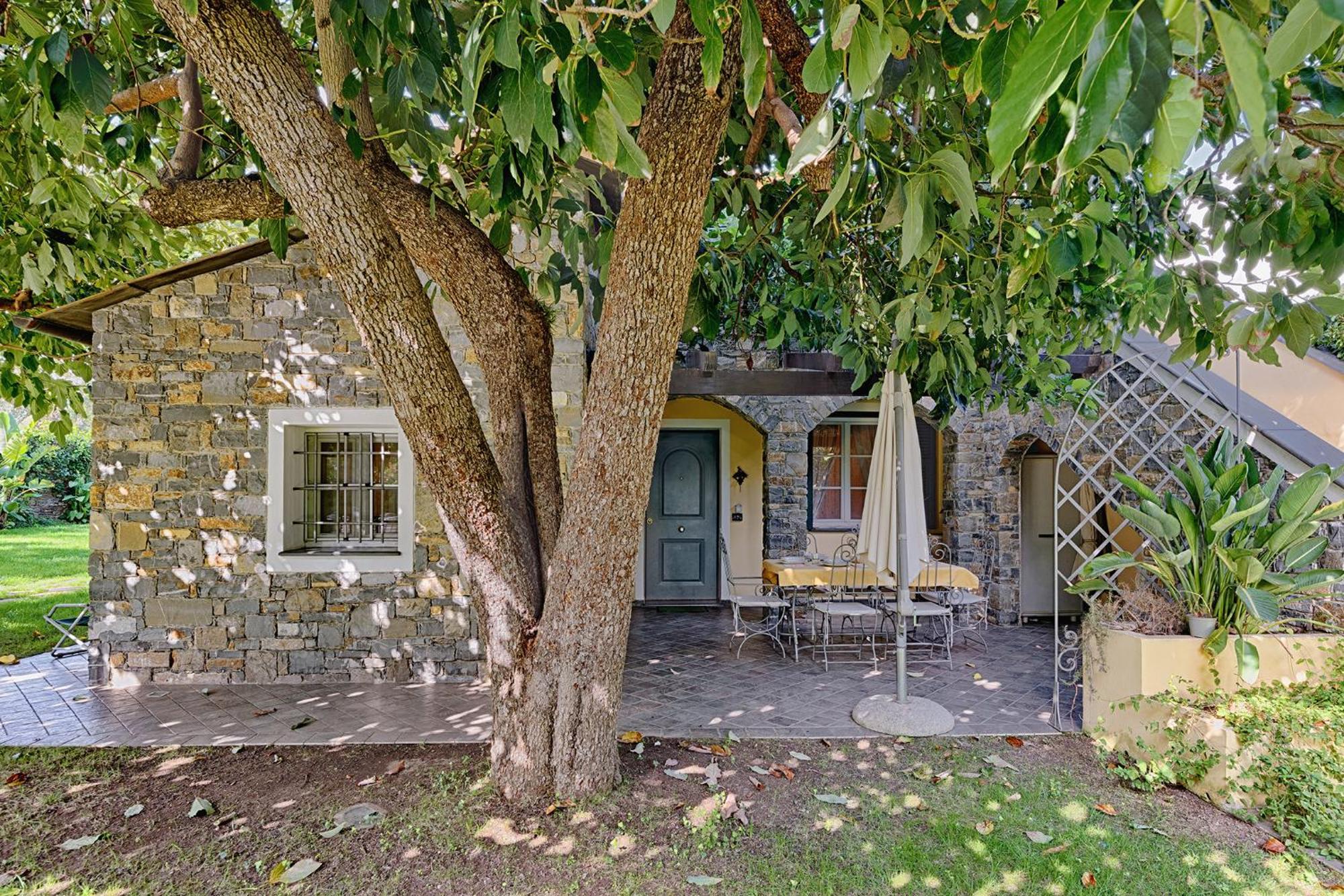 Casa Vacanze Nel Giardino Di Renzo 因佩里亚 外观 照片