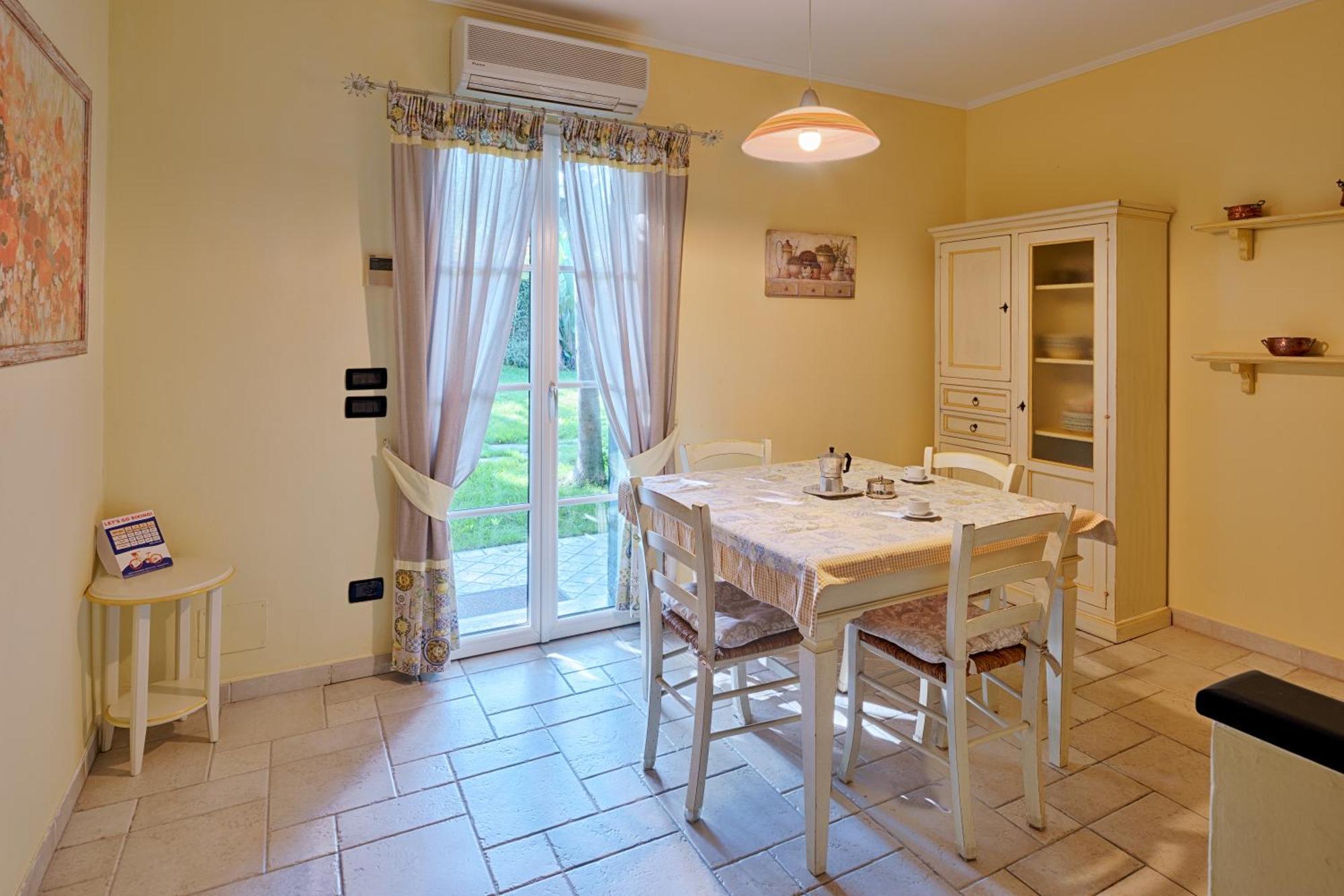 Casa Vacanze Nel Giardino Di Renzo 因佩里亚 外观 照片