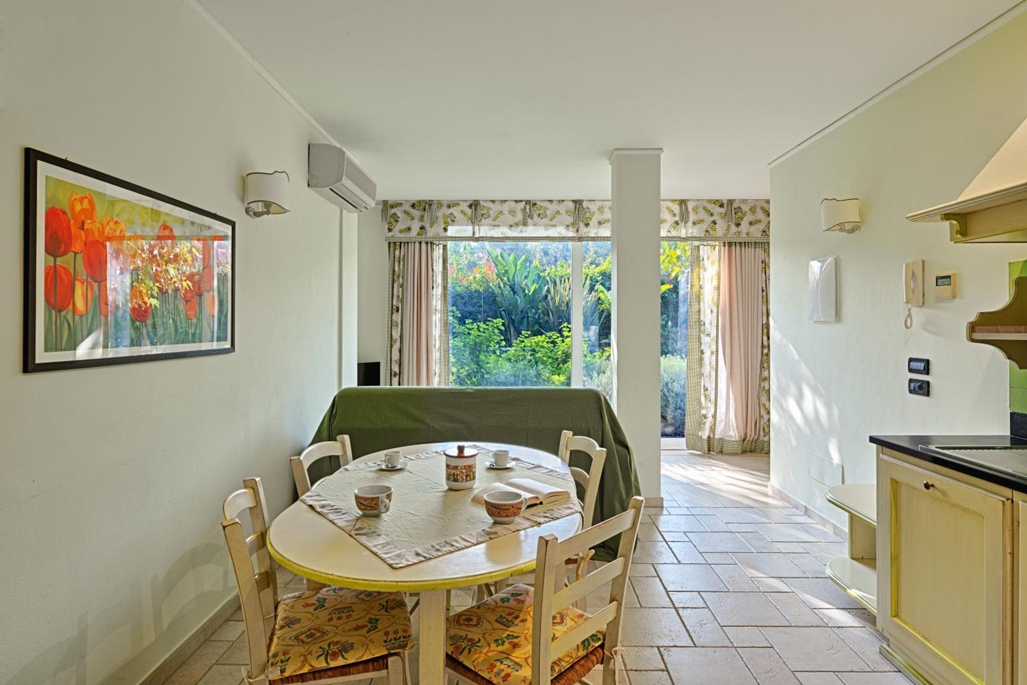Casa Vacanze Nel Giardino Di Renzo 因佩里亚 外观 照片