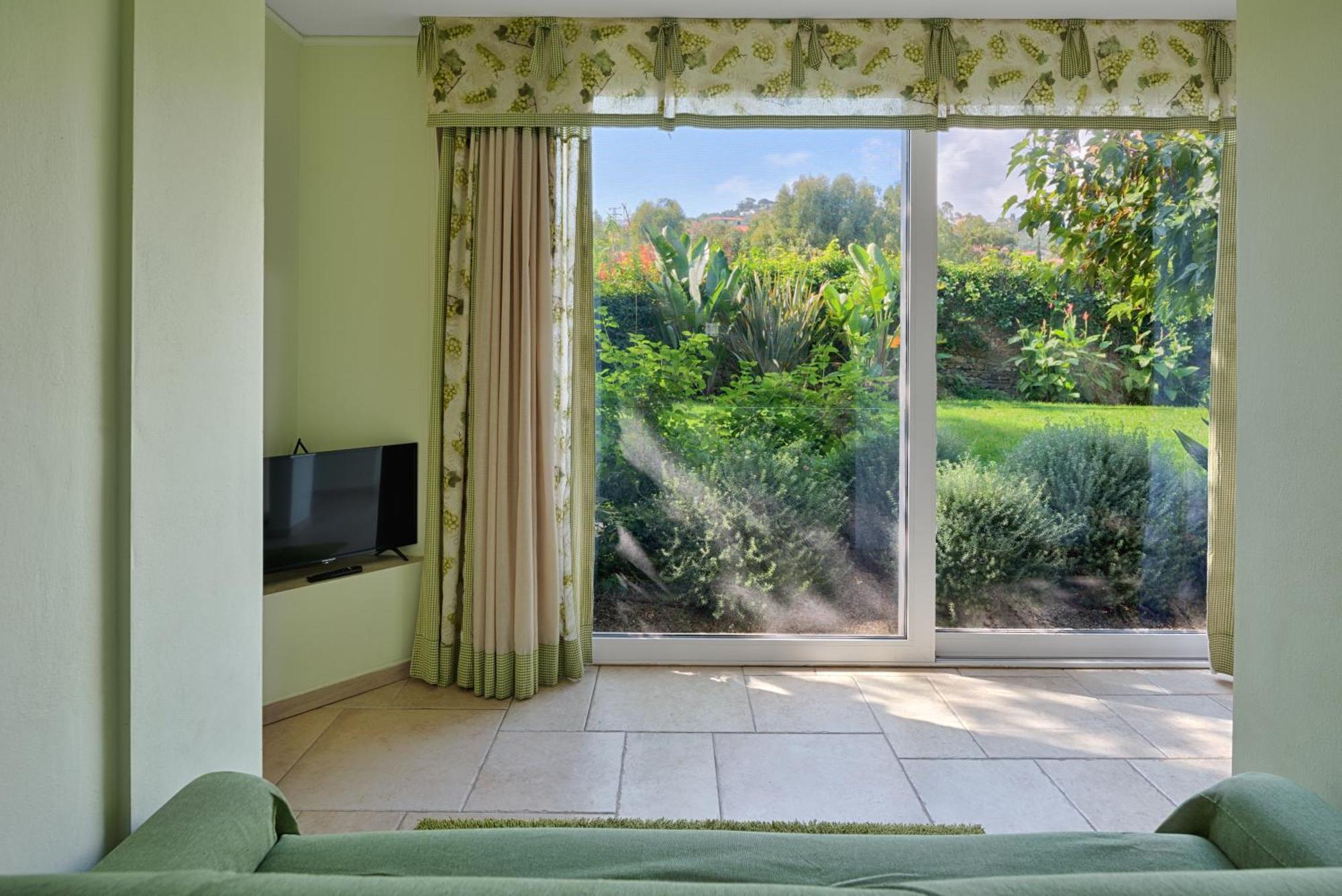 Casa Vacanze Nel Giardino Di Renzo 因佩里亚 外观 照片
